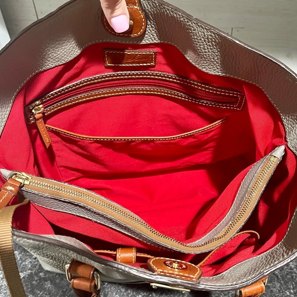 Dooney & Bourke Lg Chelsea Satchel - Picture 12 of 13